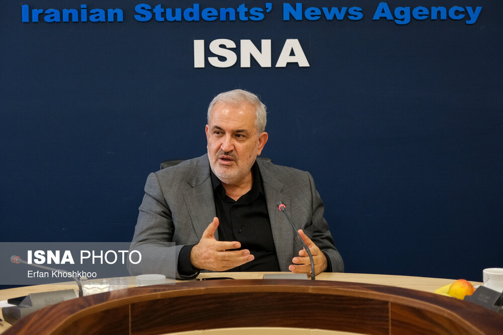 اظهار نظر سکوت وزیر در خصوص واردات اتوبوس های چینی و واردات خودروهای فرسوده