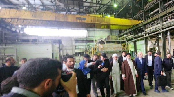بازدید رئیس هیئت مدیره از کارخانه صنایع چوب و کاغذ مازندران