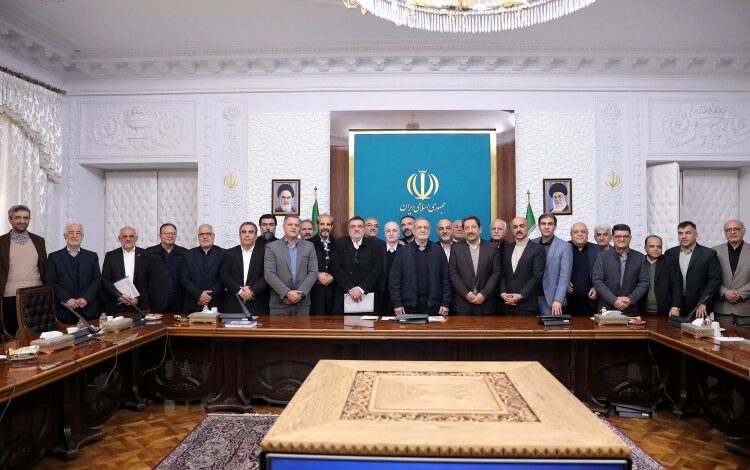 اتخاذ ۴ تصمیم مهم دولت و مجلس برای حمایت از بازار و فعالان اقتصادی