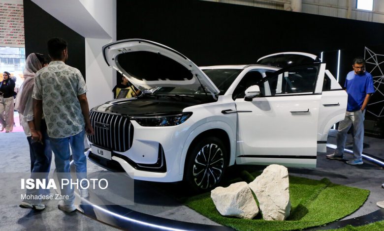 بازار خودرو در تب دلالان می‌سوزد/ قیمت‌ها منطقی نیست