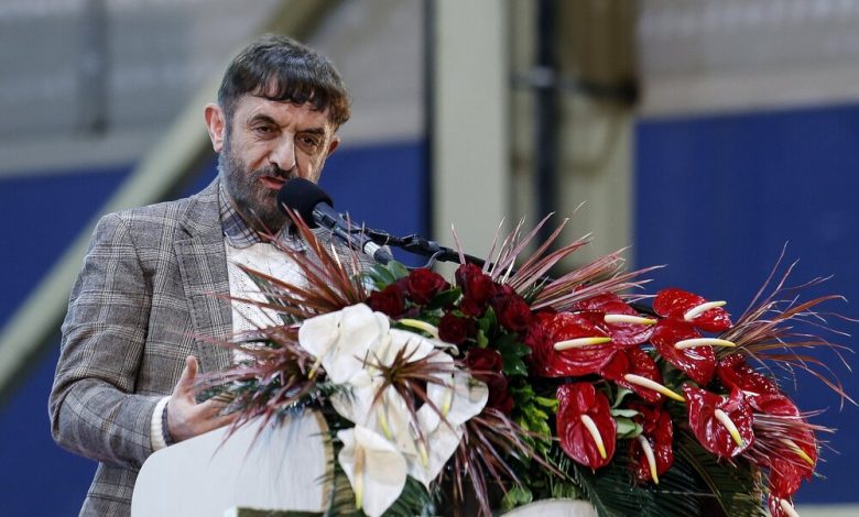 باید تولید را به صورت مجموعه‌ای ارائه دهیم