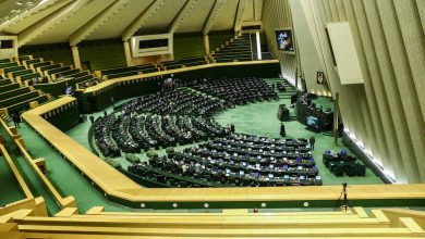 تذکرات نمایندگان به مسئولان اجرایی؛ بودجه پیشنهادی دولت نمی تواند دست ملت را پر کند