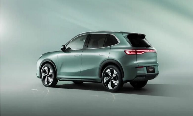 رونمایی از خودروی برقی که درجا می‌چرخد!