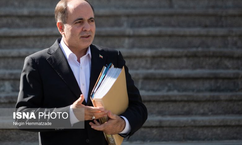 نوری: با گران‌فروشی مقابله می‌کنیم/قیمت مرغ متعادل شده است