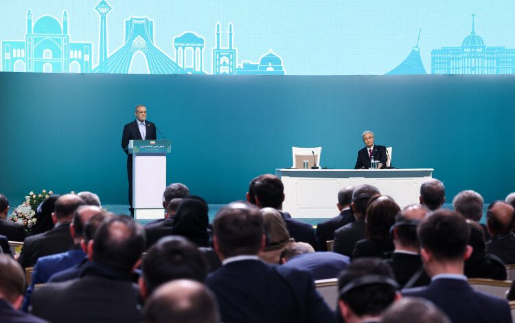 پزشکیان: می‌خواهیم میان بخش‌های خصوصی ایران و قزاقستان شبکه پایدار سرمایه‌گذاری ایجاد کنیم